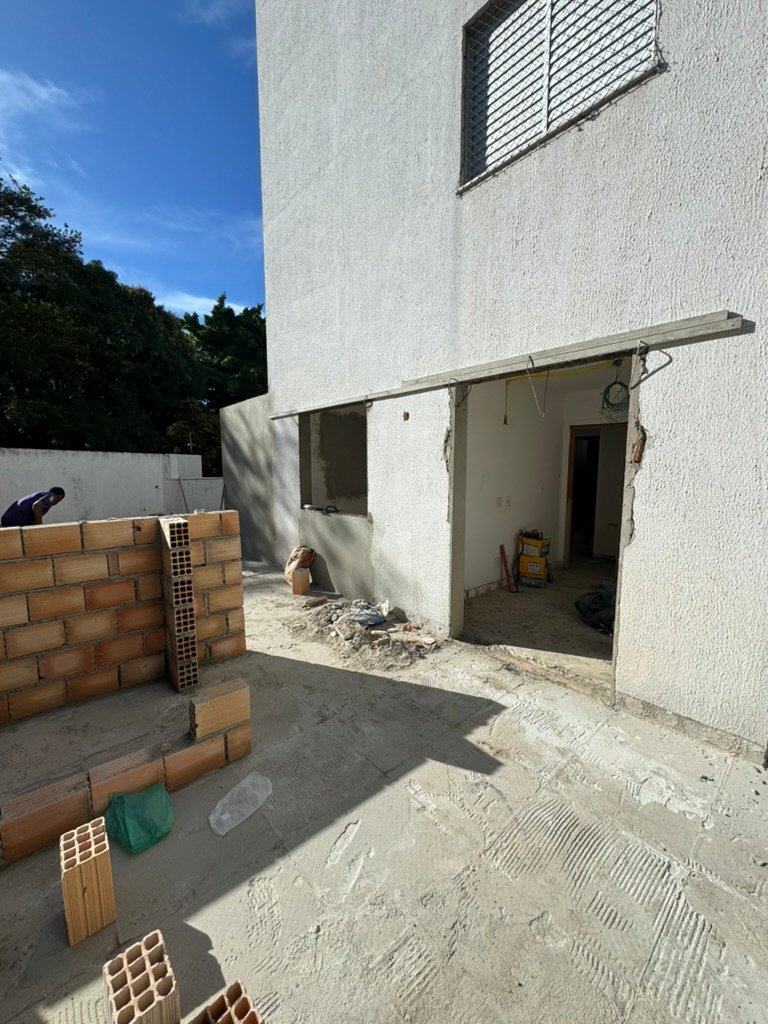 Apartamento — cozinha nova — antes